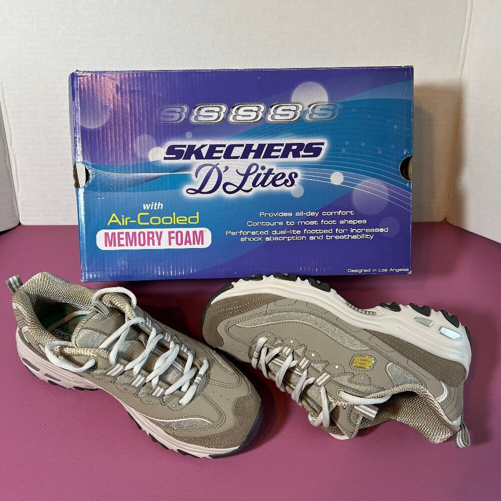 Sketchers D'Lites Womens Sneakers